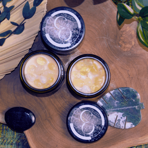 Bougie parfumée Aurea avec citrine, senteur sablé vanillé et caramel, collection Vestiges — Atelier Clair-Obscur