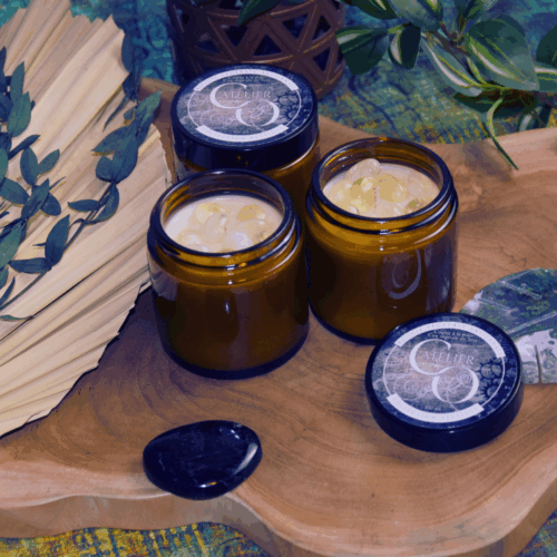Bougie parfumée Aurea avec citrine, senteur sablé vanillé et caramel, collection Vestiges — Atelier Clair-Obscur